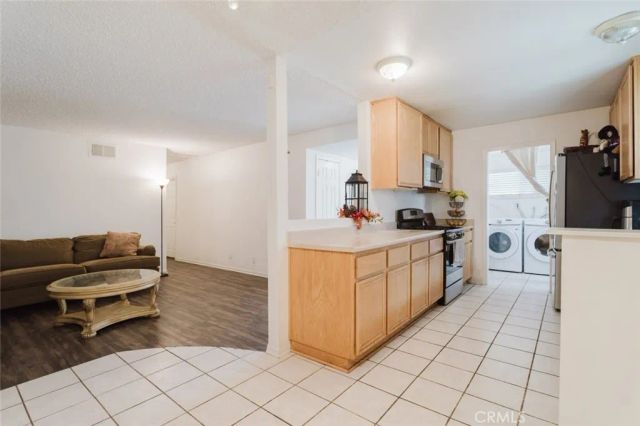 45303 6th Street East, Lancaster, CA 93535