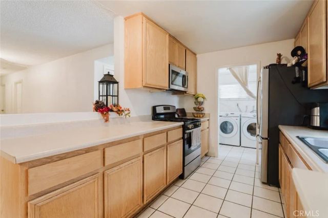 45303 6th Street East, Lancaster, CA 93535