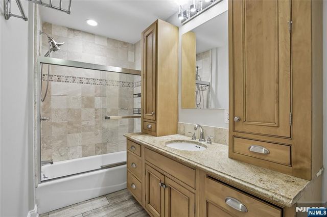 20 Hilltop Road, Kinnelon Borough, NJ 07405