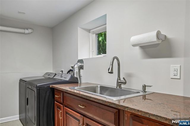 20 Hilltop Road, Kinnelon Borough, NJ 07405