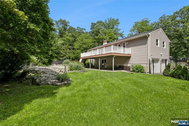 20 Hilltop Road, Kinnelon Borough, NJ 07405