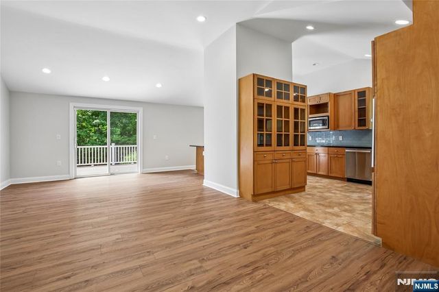 20 Hilltop Road, Kinnelon Borough, NJ 07405