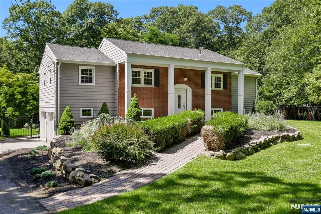 20 Hilltop Road, Kinnelon Borough, NJ 07405