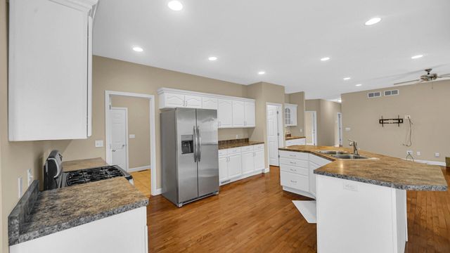 2257 Blarney Stone Drive, Valparaiso, IN 46385