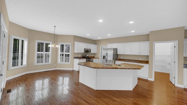 2257 Blarney Stone Drive, Valparaiso, IN 46385