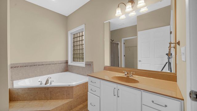 2257 Blarney Stone Drive, Valparaiso, IN 46385