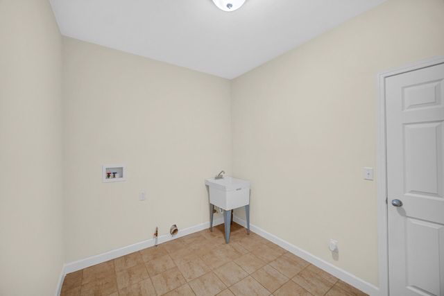 2257 Blarney Stone Drive, Valparaiso, IN 46385