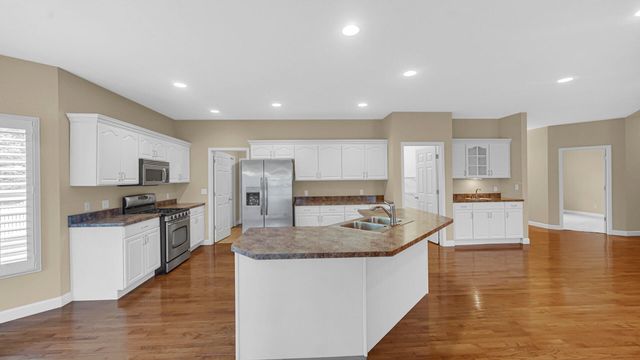 2257 Blarney Stone Drive, Valparaiso, IN 46385