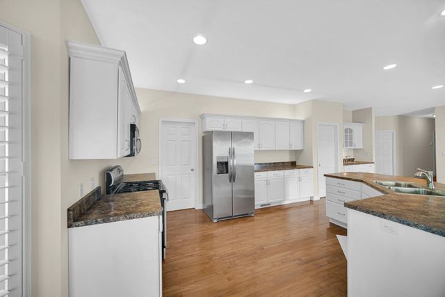 2257 Blarney Stone Drive, Valparaiso, IN 46385
