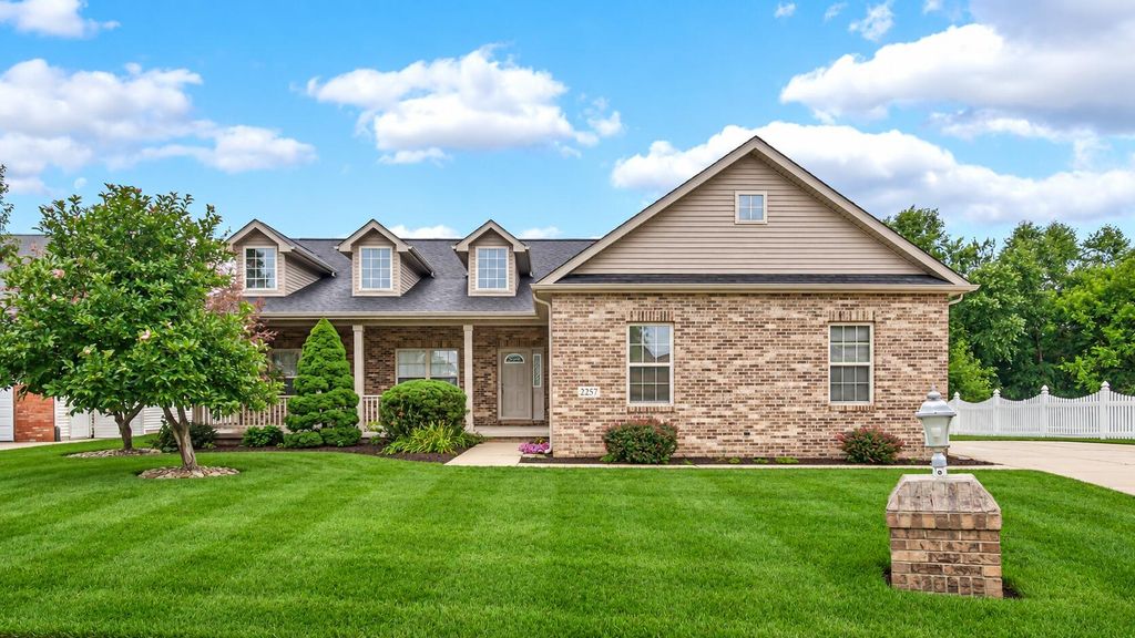 2257 Blarney Stone Drive, Valparaiso, IN 46385