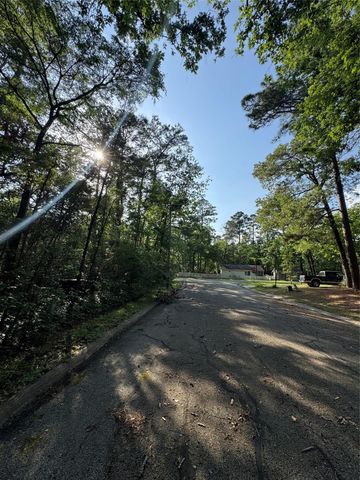 Sioux Court, Huntsville, TX 77320