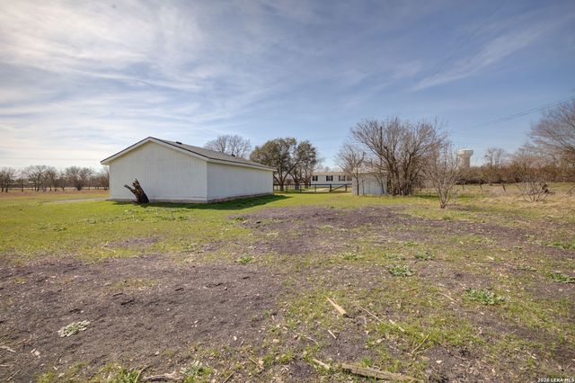 1885 Marion, Marion, TX 78124