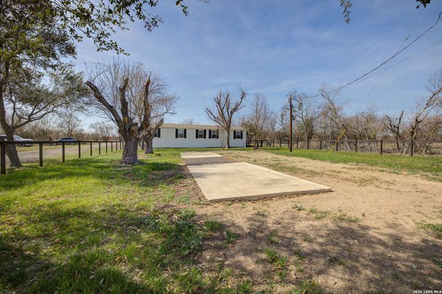 1885 Marion, Marion, TX 78124