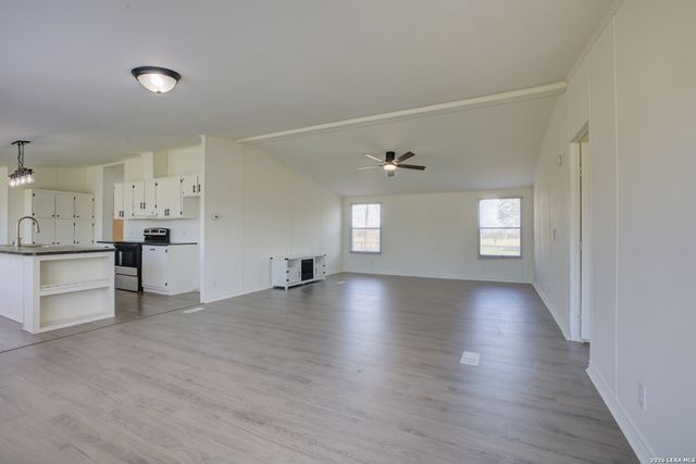 1885 Marion, Marion, TX 78124