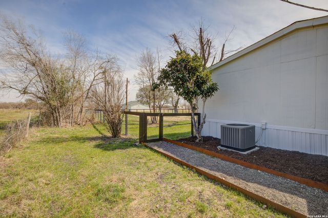 1885 Marion, Marion, TX 78124