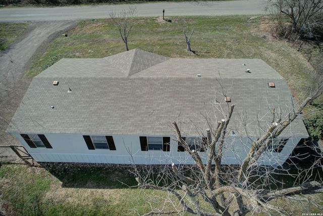 1885 Marion, Marion, TX 78124