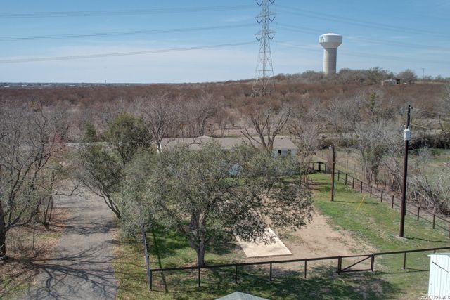 1885 Marion, Marion, TX 78124