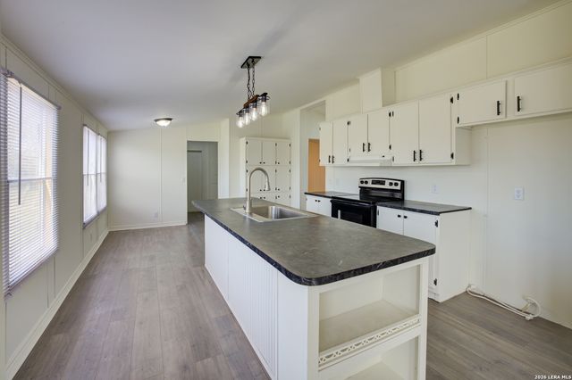 1885 Marion, Marion, TX 78124