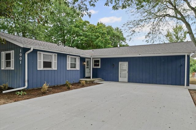 1001 W Dianne Lane, Mahomet, IL 61853