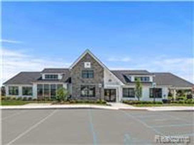 7901 Arimoore Drive, West Bloomfield, MI 48322