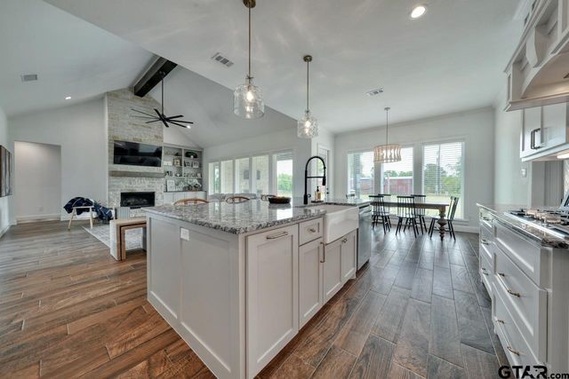 14230 Cr 438, Lindale, TX 75771