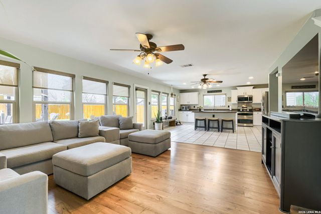 5811 Walnut Mill Dr, San Antonio, TX 78244