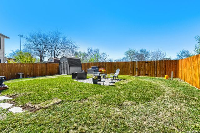 5811 Walnut Mill Dr, San Antonio, TX 78244