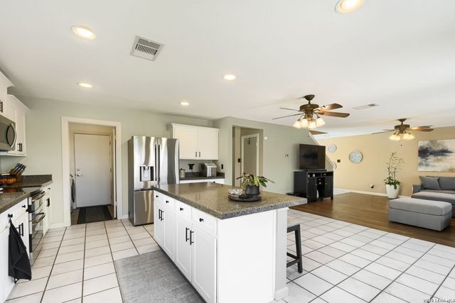 5811 Walnut Mill Dr, San Antonio, TX 78244