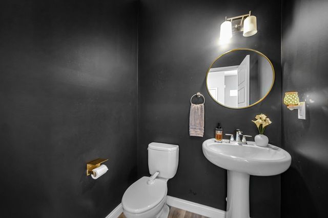 301 Hatch Lake Pkwy, Valparaiso, IN 46385