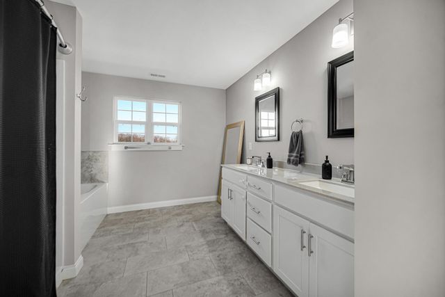 301 Hatch Lake Pkwy, Valparaiso, IN 46385