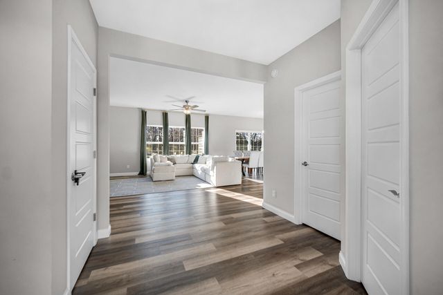 301 Hatch Lake Pkwy, Valparaiso, IN 46385