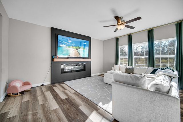 301 Hatch Lake Pkwy, Valparaiso, IN 46385