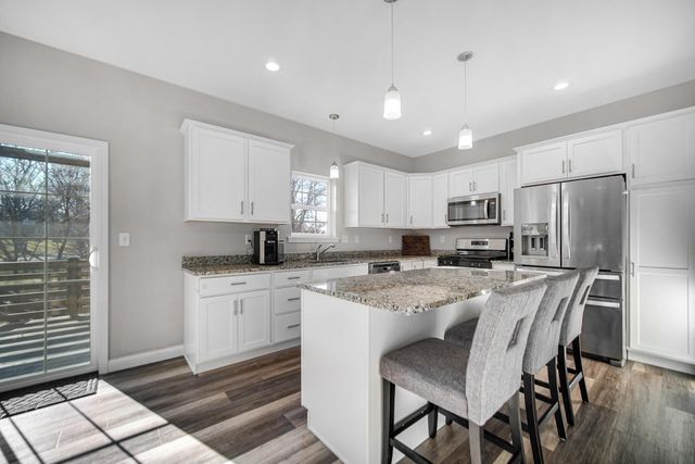 301 Hatch Lake Pkwy, Valparaiso, IN 46385