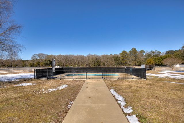 2215 Lloyd Drive, Sumter, SC 29154