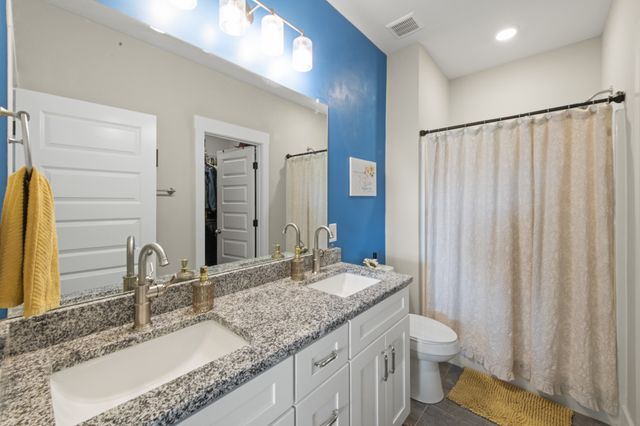 8645 Guthrie Ct, Cross Plains, TN 37049