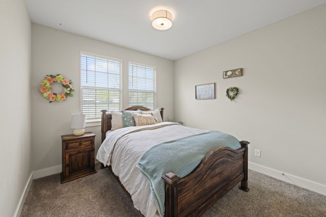 8645 Guthrie Ct, Cross Plains, TN 37049