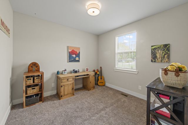 8645 Guthrie Ct, Cross Plains, TN 37049