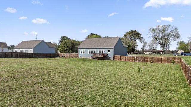 8645 Guthrie Ct, Cross Plains, TN 37049