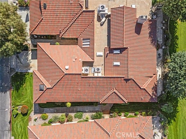 353 Villena Way, Palm Desert, CA 92260