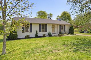 101 Forest View Dr, Hendersonville, TN 37075