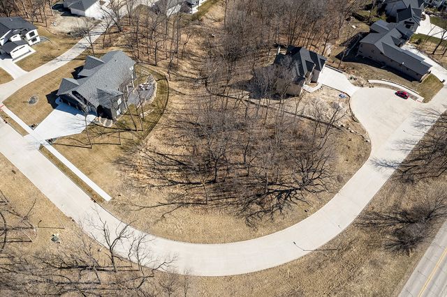 6255 Pinnacle Place, Johnston, IA 50131