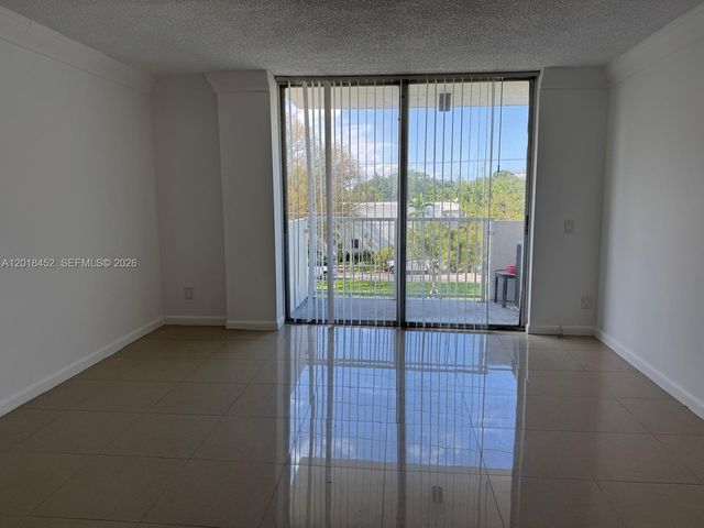 2020 NE 135th Street 303, North Miami, FL 33181