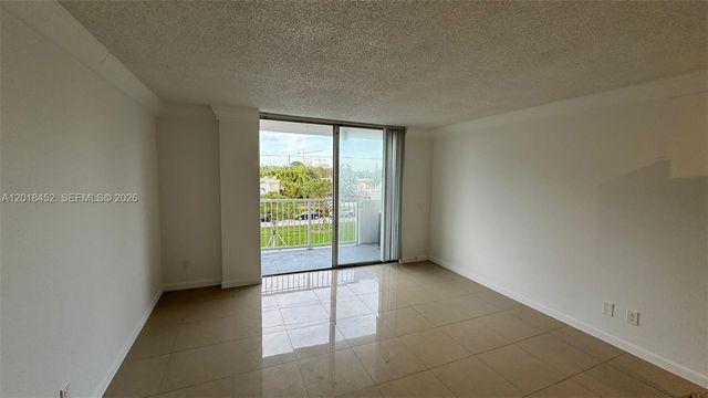 2020 NE 135th Street 303, North Miami, FL 33181