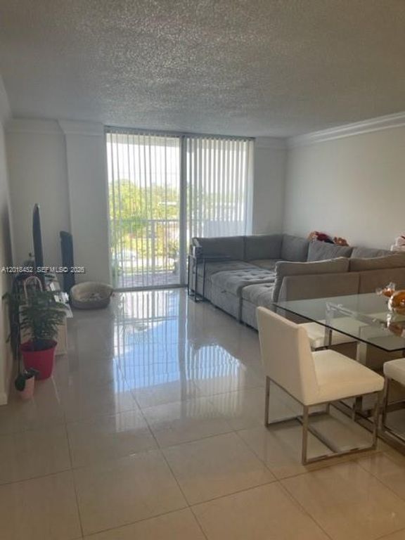 2020 NE 135th Street 303, North Miami, FL 33181