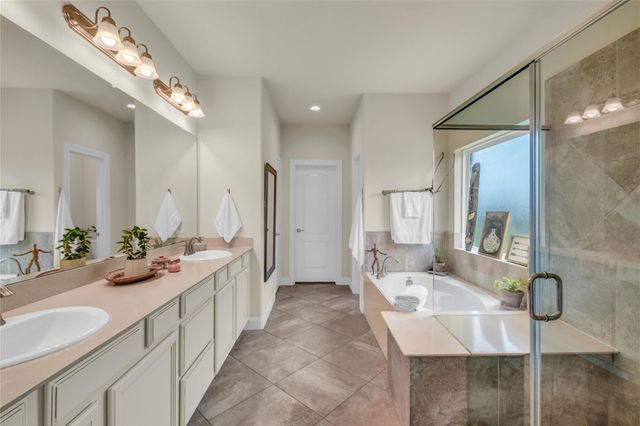 401 Bentwood Way, Clute, TX 77531