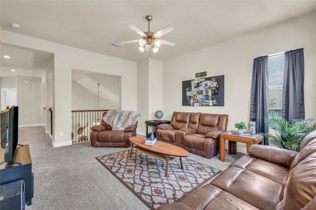 401 Bentwood Way, Clute, TX 77531