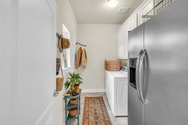 401 Bentwood Way, Clute, TX 77531