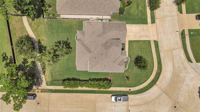 401 Bentwood Way, Clute, TX 77531