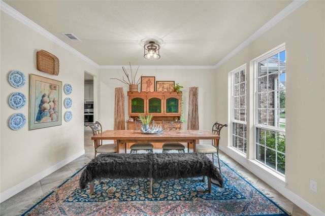401 Bentwood Way, Clute, TX 77531