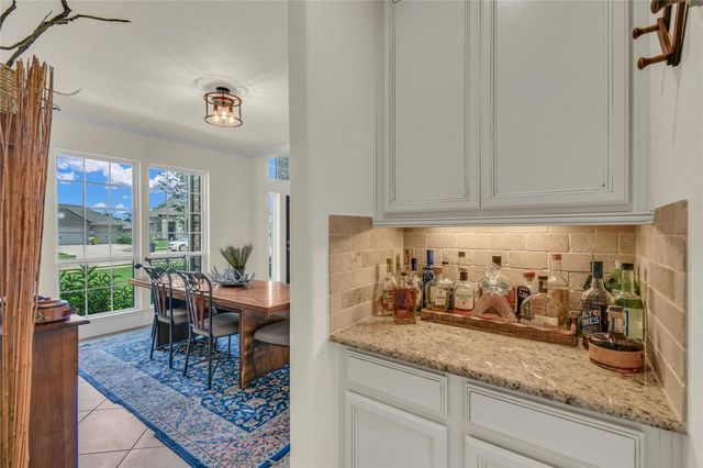 401 Bentwood Way, Clute, TX 77531